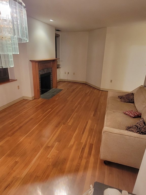 102 & 108 Gainsborough Street # 406w Property Photo 4