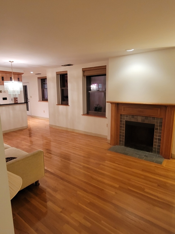 102 & 108 Gainsborough Street # 406w Property Photo 5