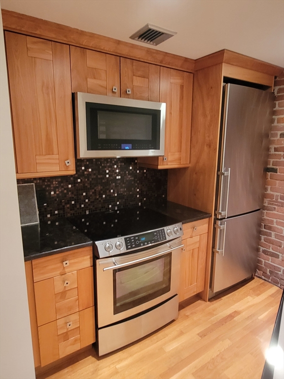 102 & 108 Gainsborough Street # 406w Property Photo 9