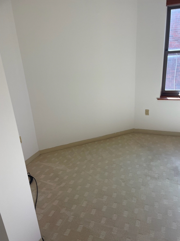 102 & 108 Gainsborough Street # 406w Property Photo 12