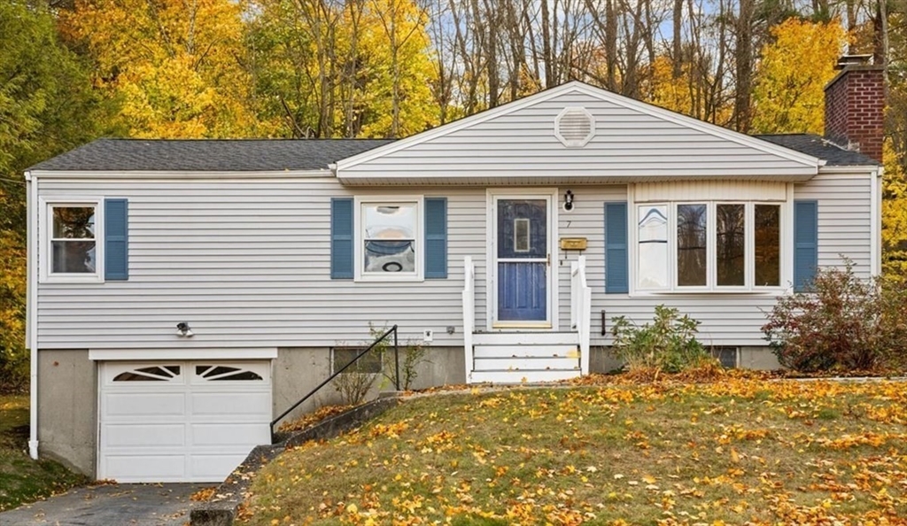 7 Neptune Dr Property Photo 1