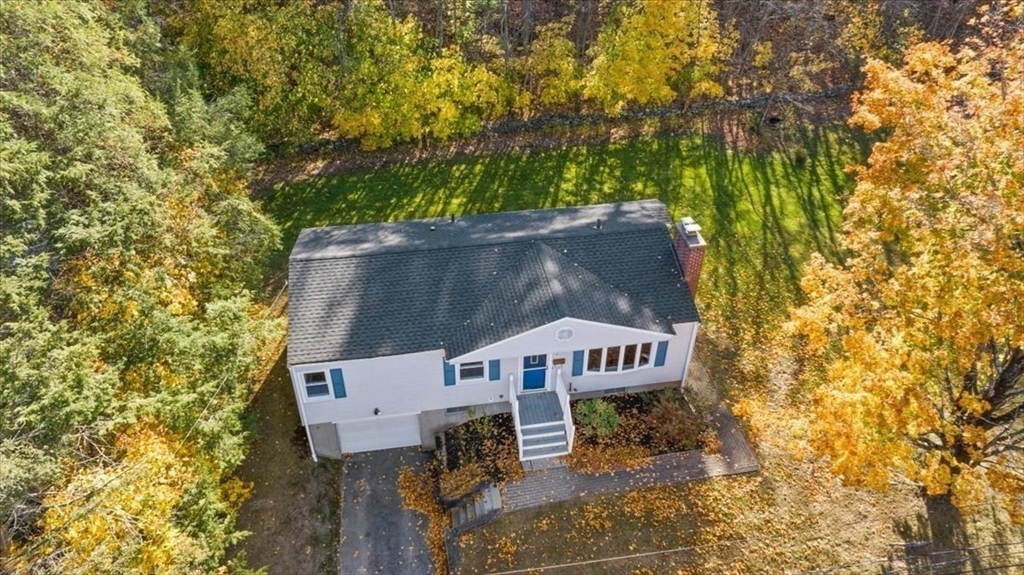 7 Neptune Dr Property Photo 3