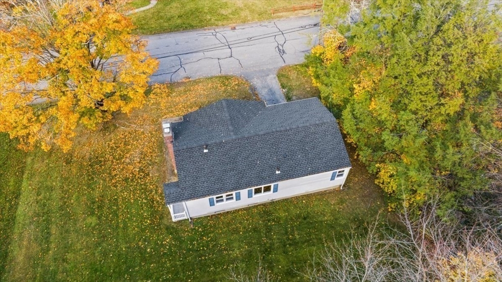 7 Neptune Dr Property Photo 4