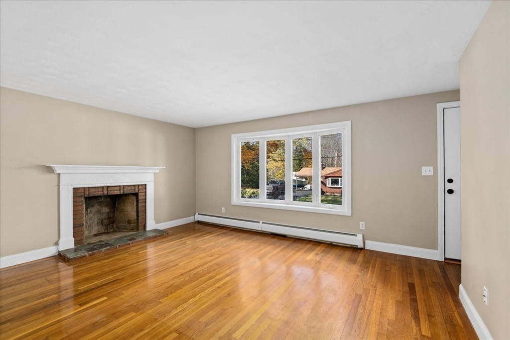 7 Neptune Dr Property Photo 6