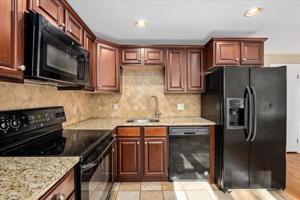 7 Neptune Dr Property Photo 11