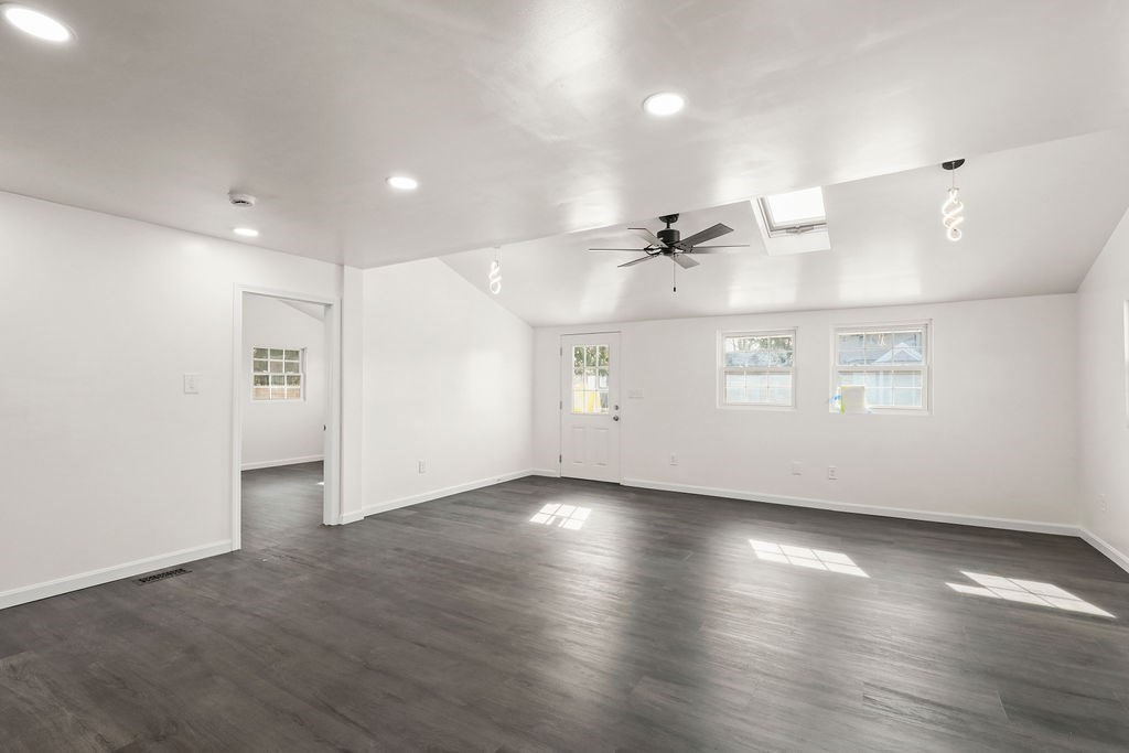 5 Trenton St Property Photo 14