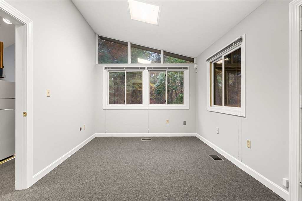 398 Essex St # 2 Property Photo 5