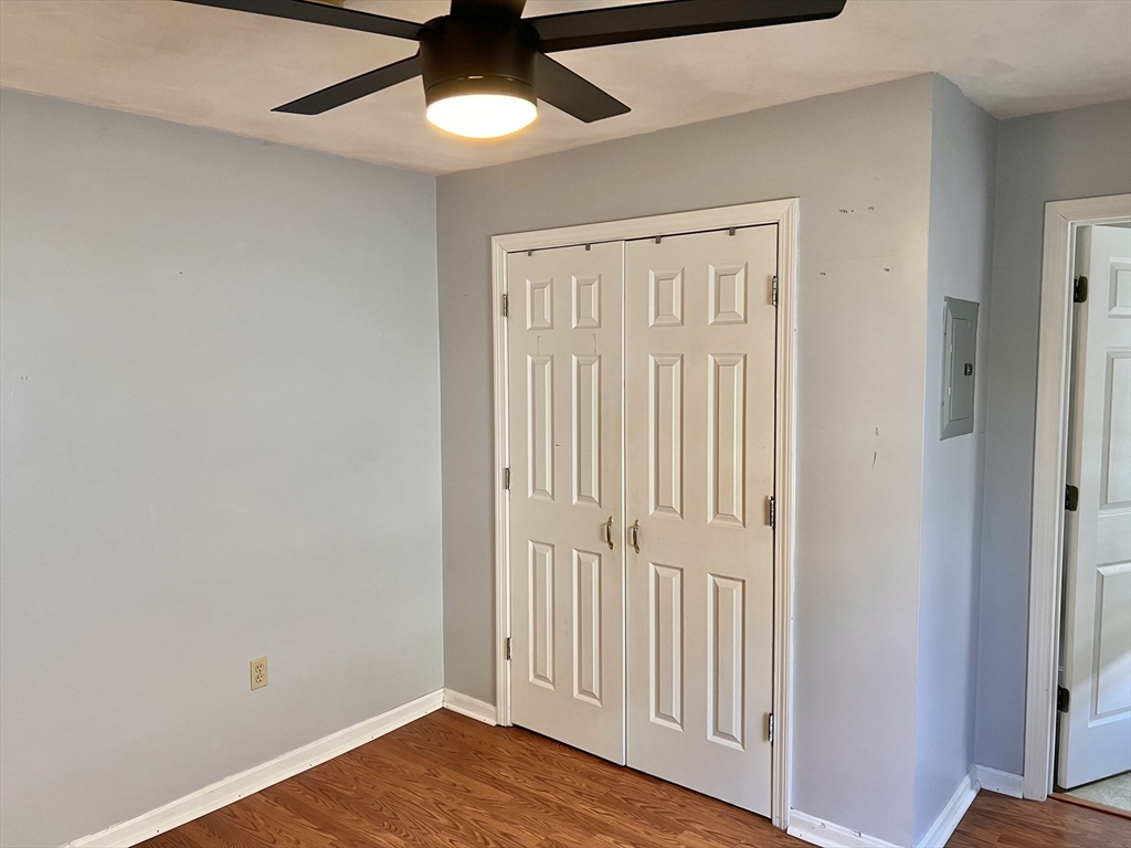343 Reservoir Ave # B Property Photo 6