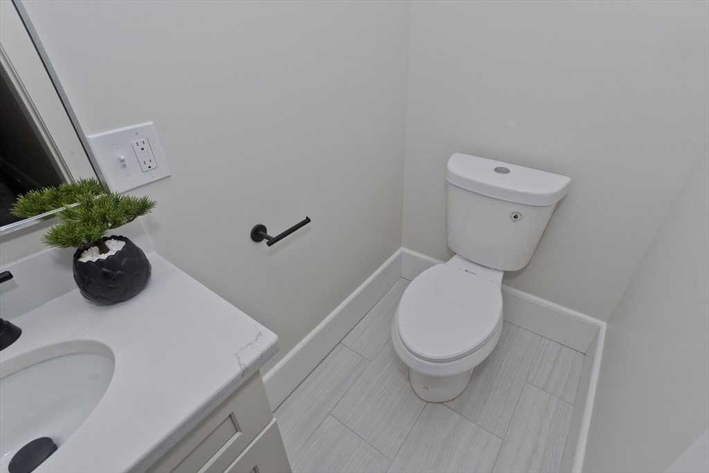177 Crescent St Property Photo 23