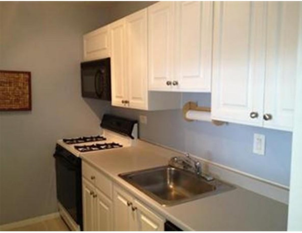 6 Whittier Place # 8j Property Photo 4