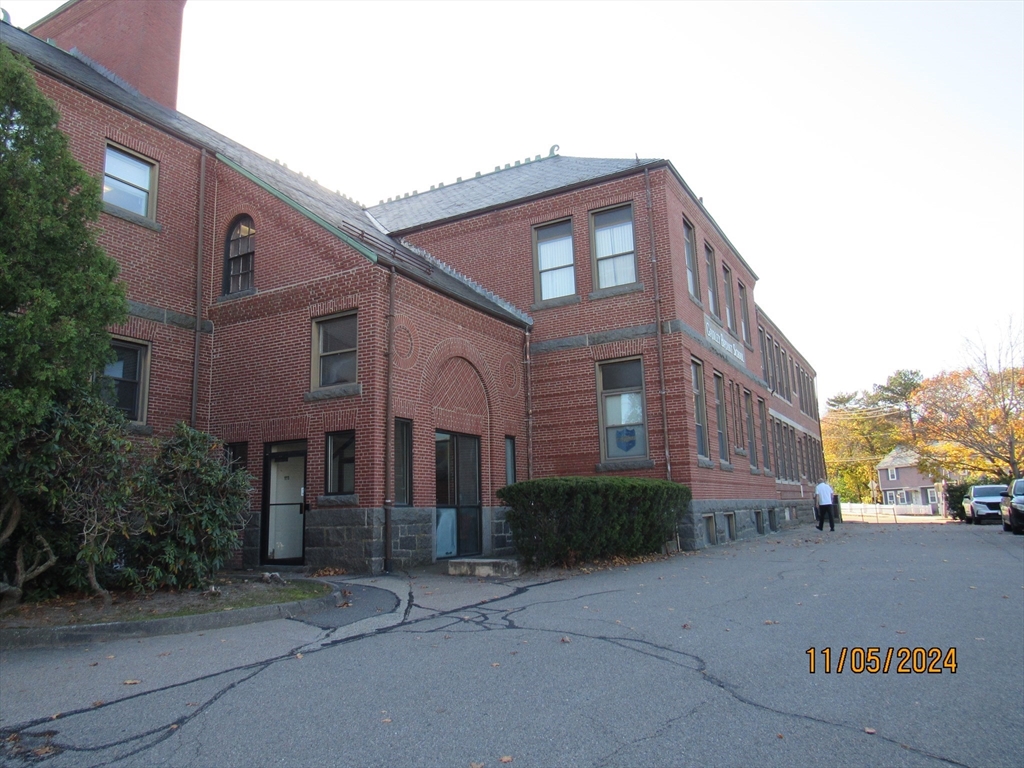 111 Willard St # D Property Photo 11