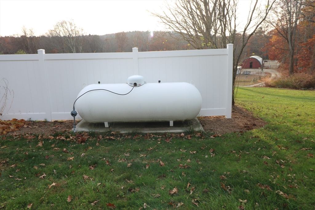 105 Hammond Hill Rd Property Photo 38