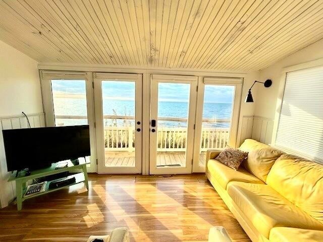 241 Old Wharf # 95 Property Photo 7