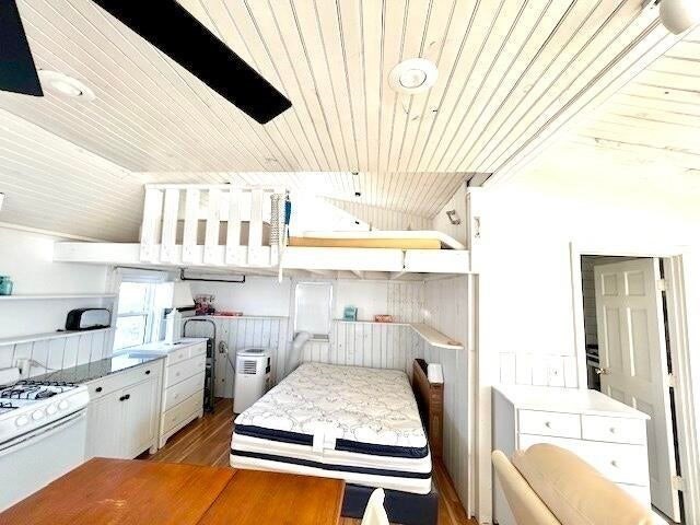 241 Old Wharf # 95 Property Photo 13