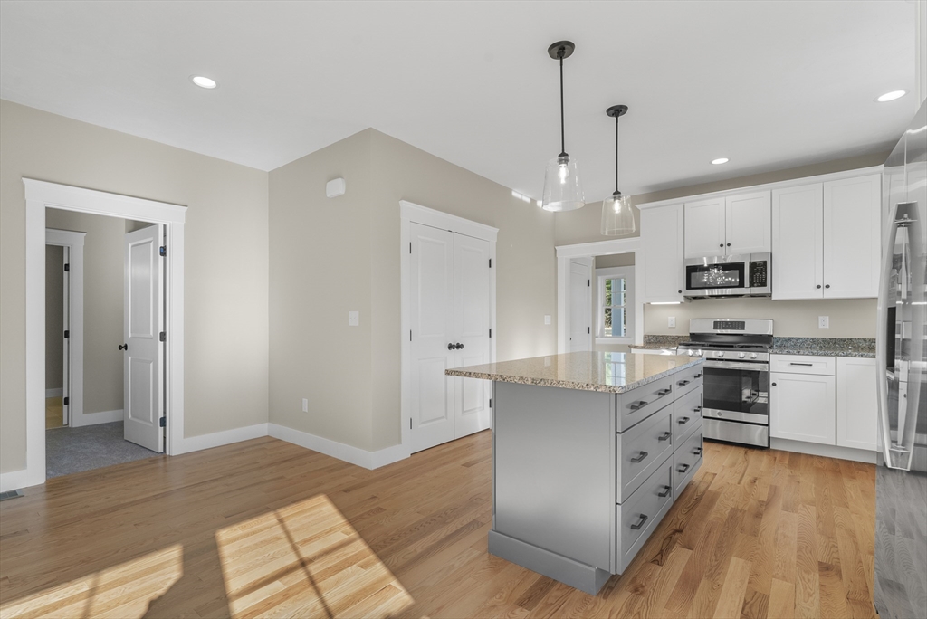 194 Taunton Ave # A Property Photo 9