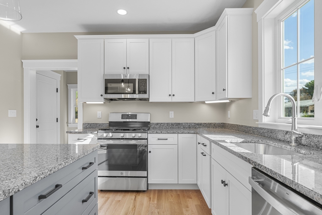 194 Taunton Ave # A Property Photo 10