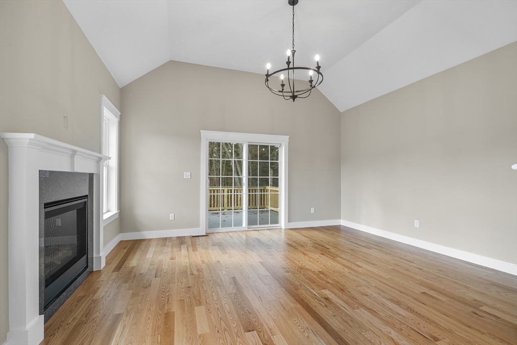 194 Taunton Ave # A Property Photo 13