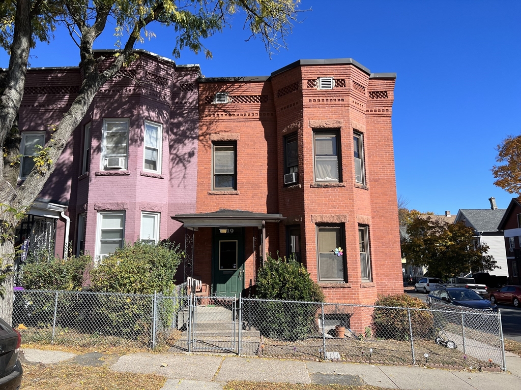 219 Suffolk Street Property Photo 1