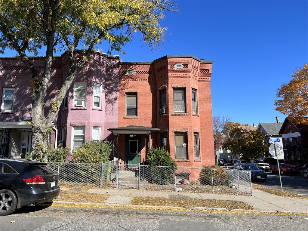 219 Suffolk Street Property Photo 2