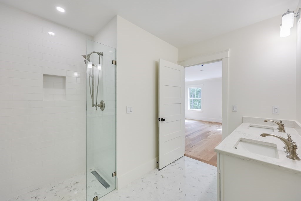 213 N Falmouth Hwy # 5a Property Photo 24
