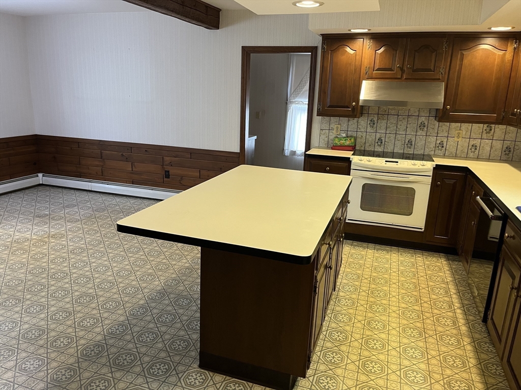 357 Elm Street Property Photo 8