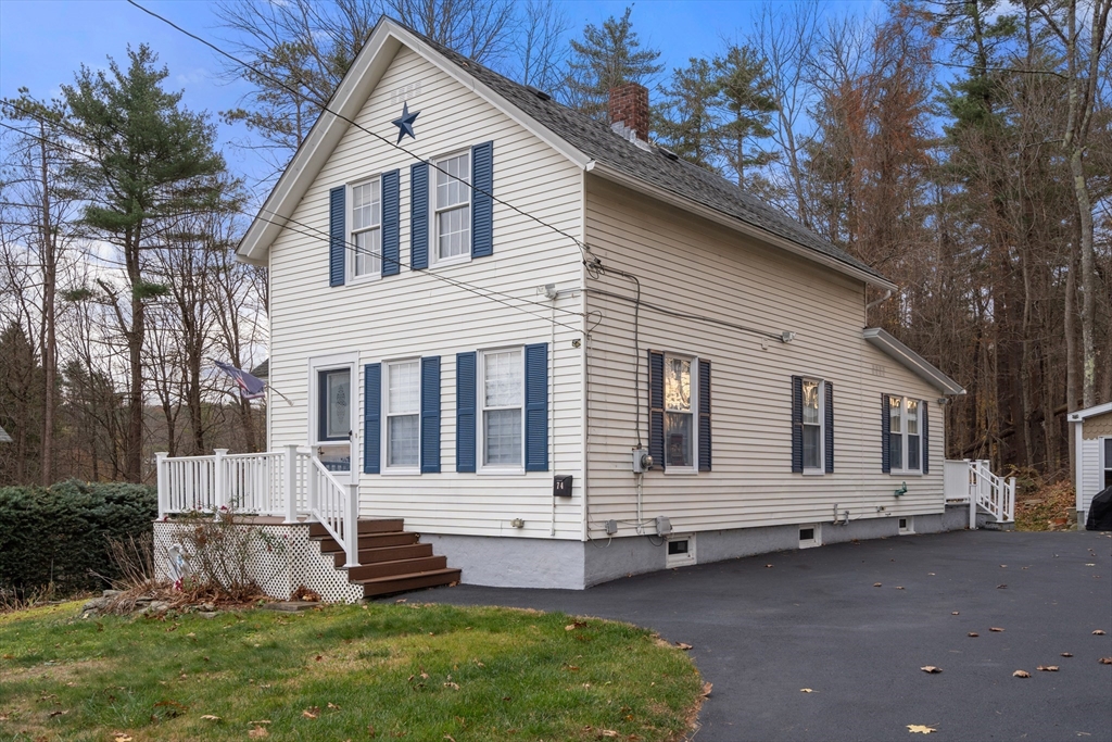 74 Durfee St Property Photo 3