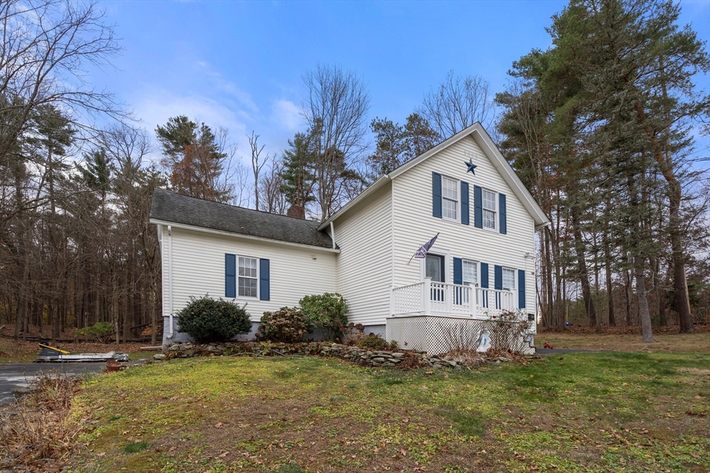 74 Durfee St Property Photo 4