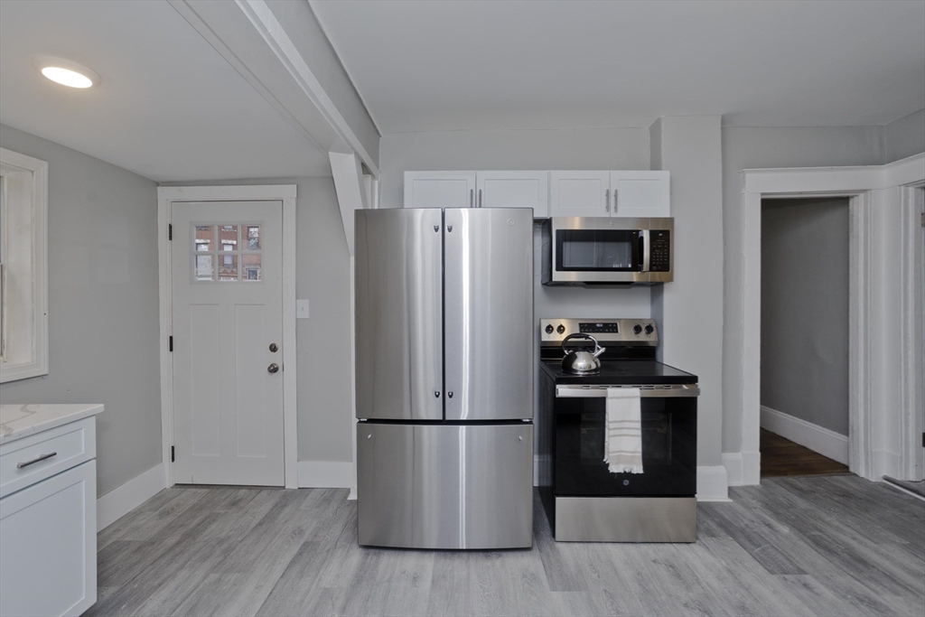 85 Congress Ave Property Photo 14