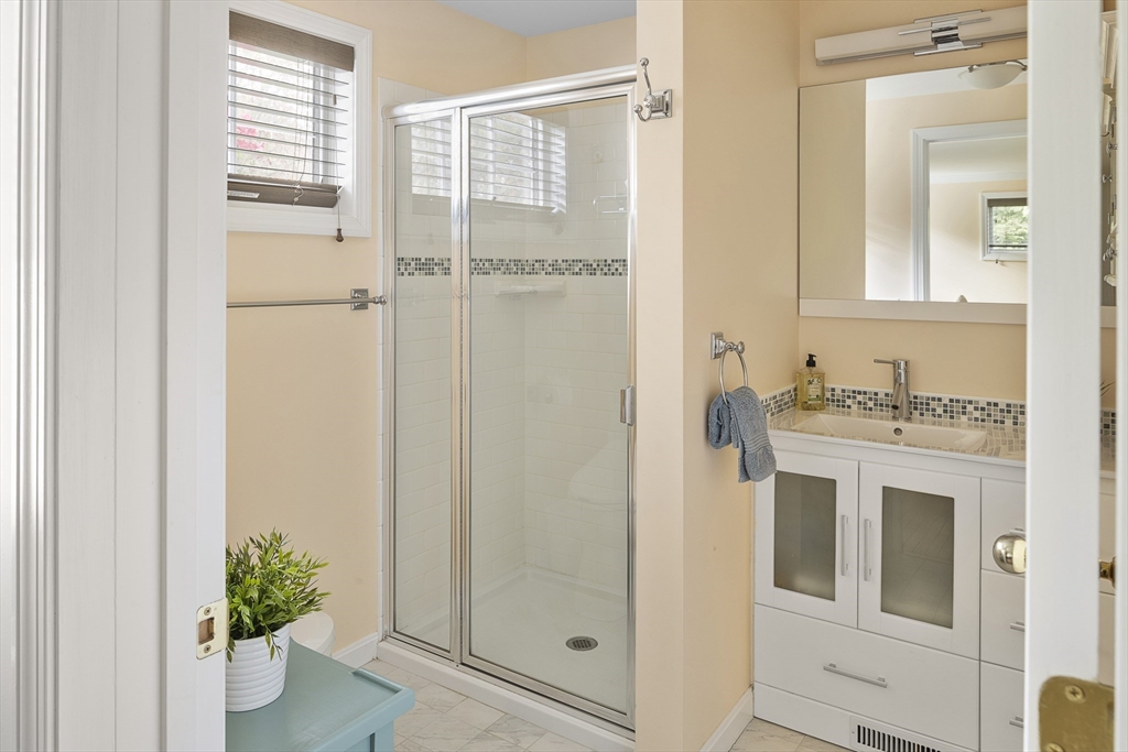 87 Schoolhouse Road Property Photo 15