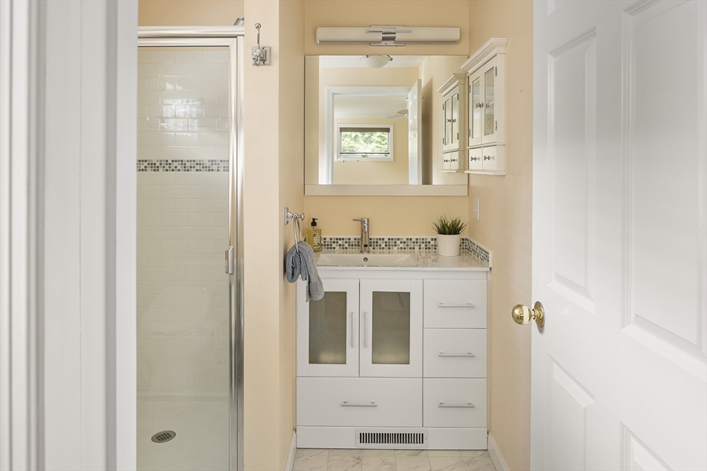 87 Schoolhouse Road Property Photo 16