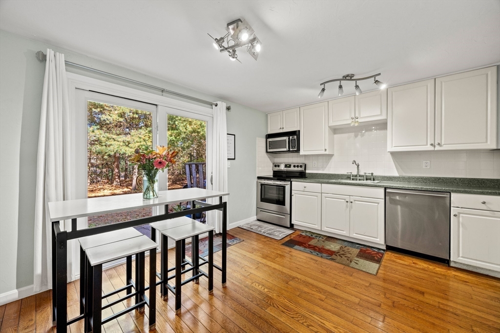 300 Falmouth Rd # 21e Property Photo 5