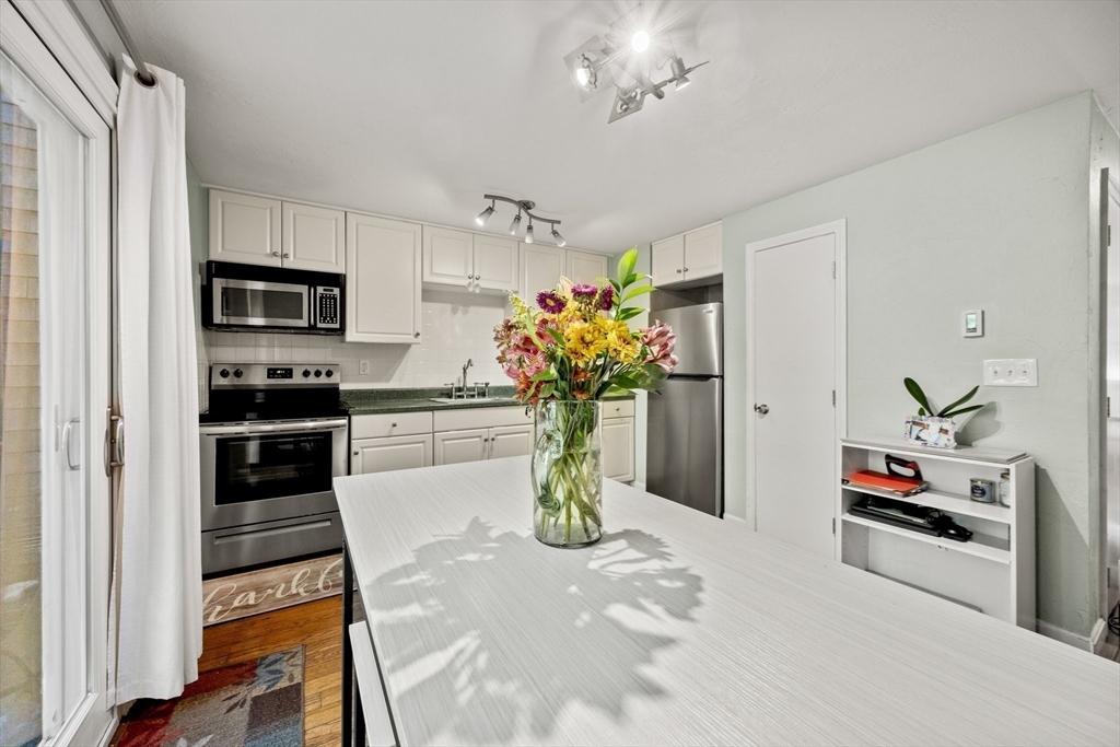 300 Falmouth Rd # 21e Property Photo 9
