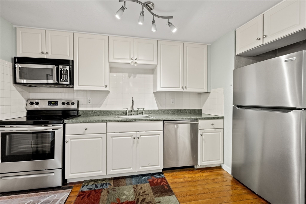300 Falmouth Rd # 21e Property Photo 10