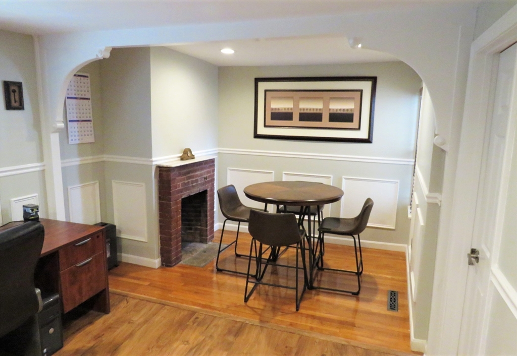 27 Main St # 203 Property Photo 3