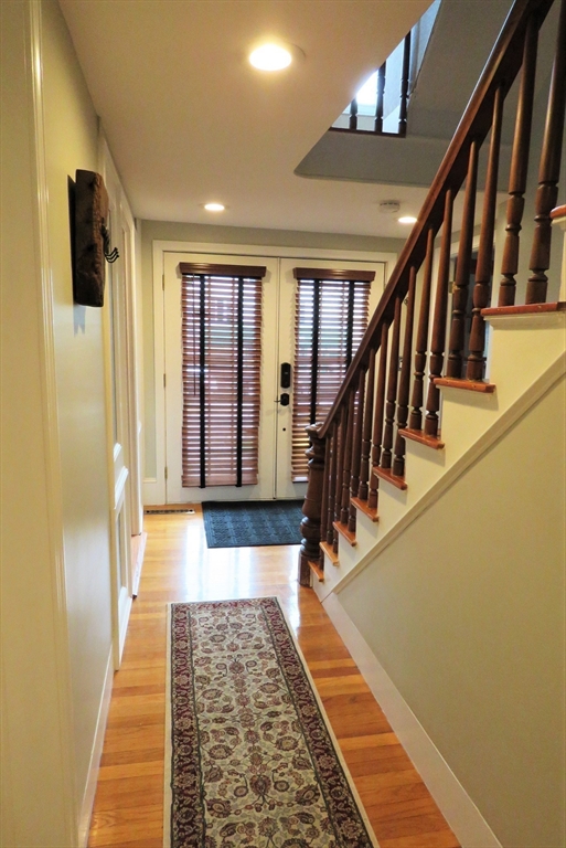 27 Main St # 203 Property Photo 5
