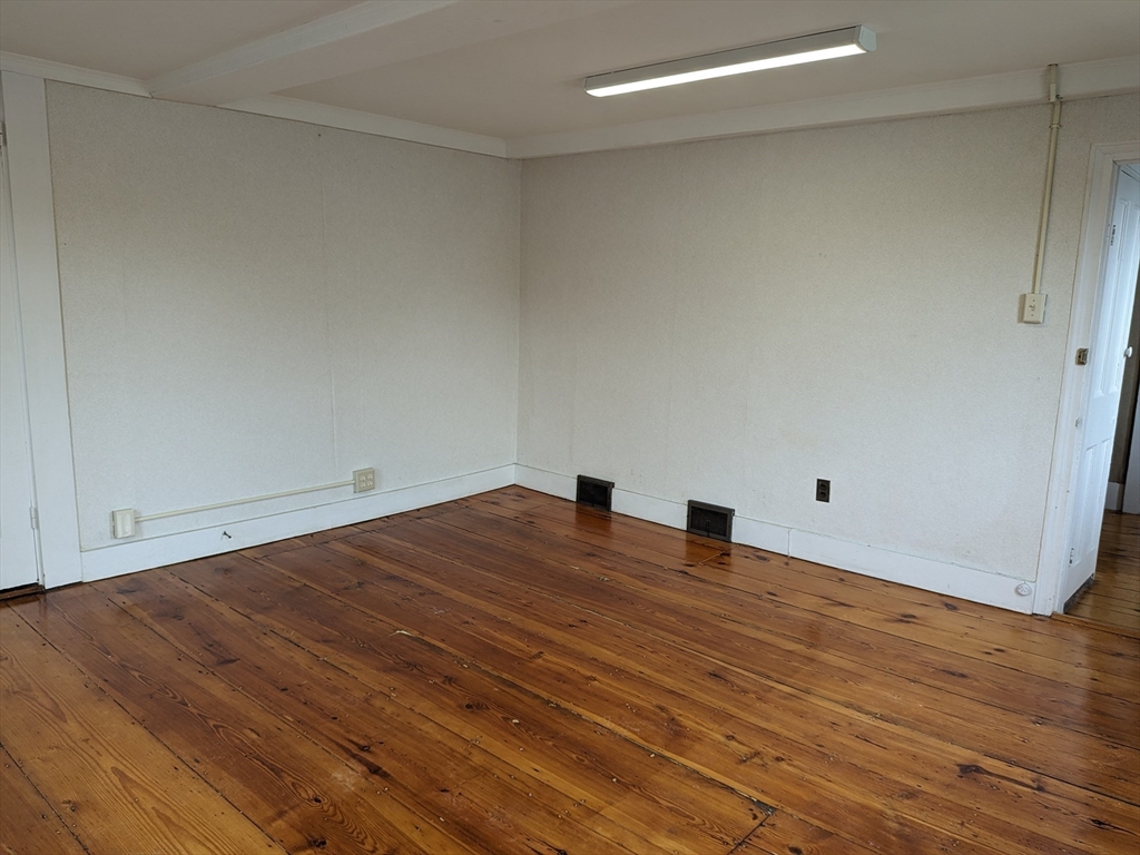 27 Main St # 203 Property Photo 11