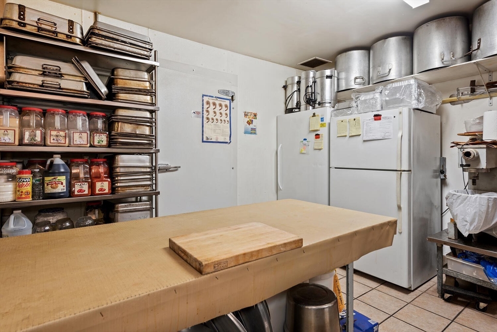 258 Kenyon Ave Property Photo 18