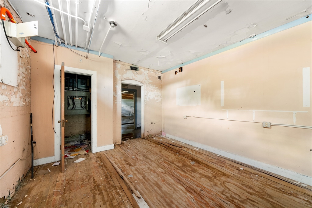 314 Sanders St Property Photo 22