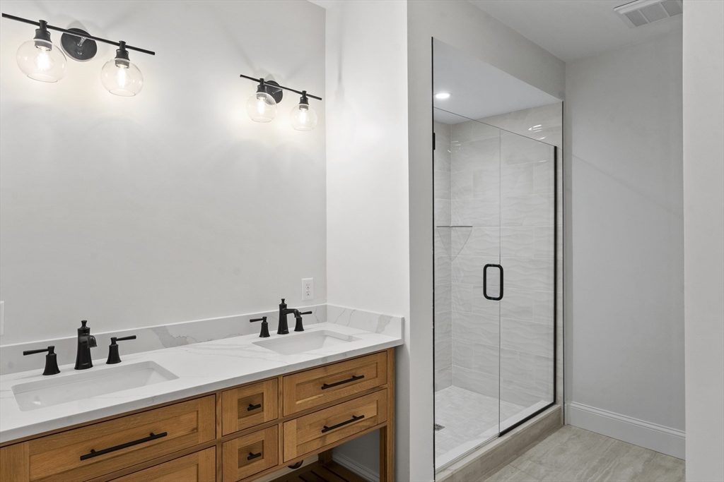 134 Court St # 5 Property Photo 10