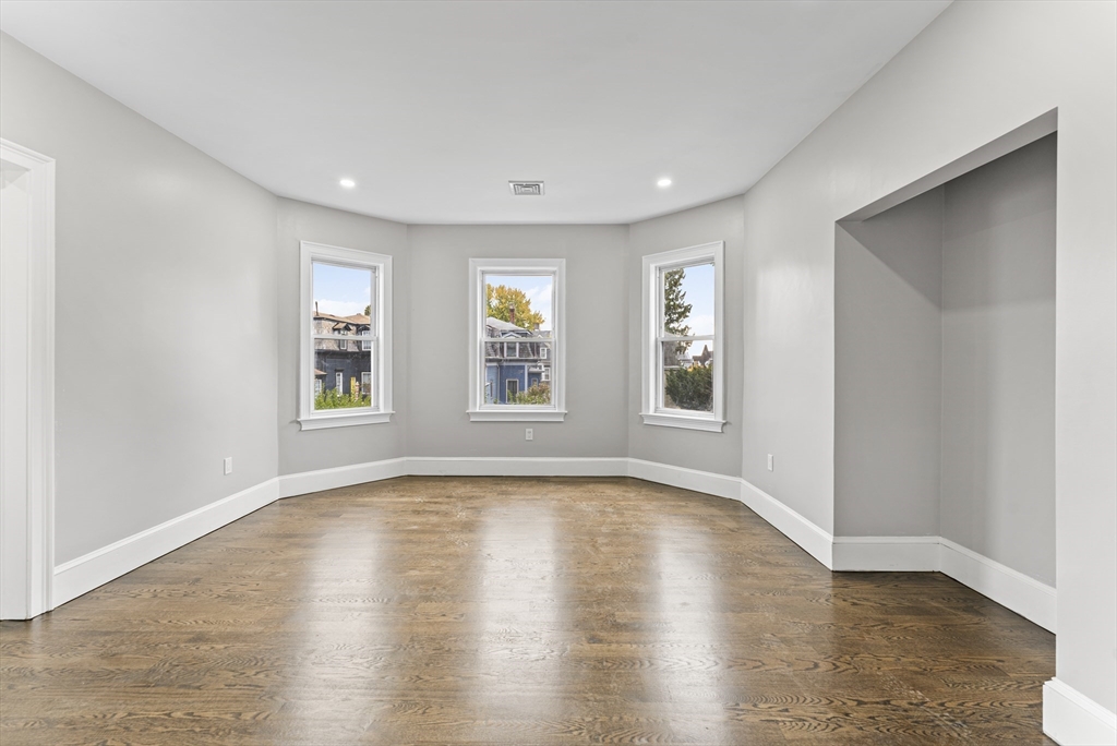 31 Draper St Property Photo 12