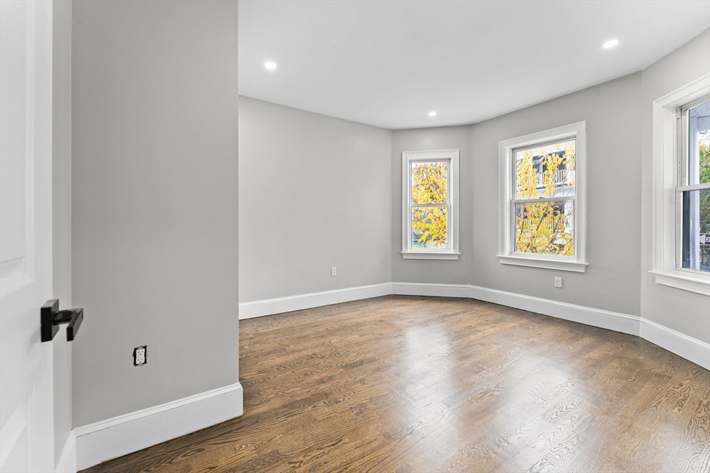 31 Draper St Property Photo 14