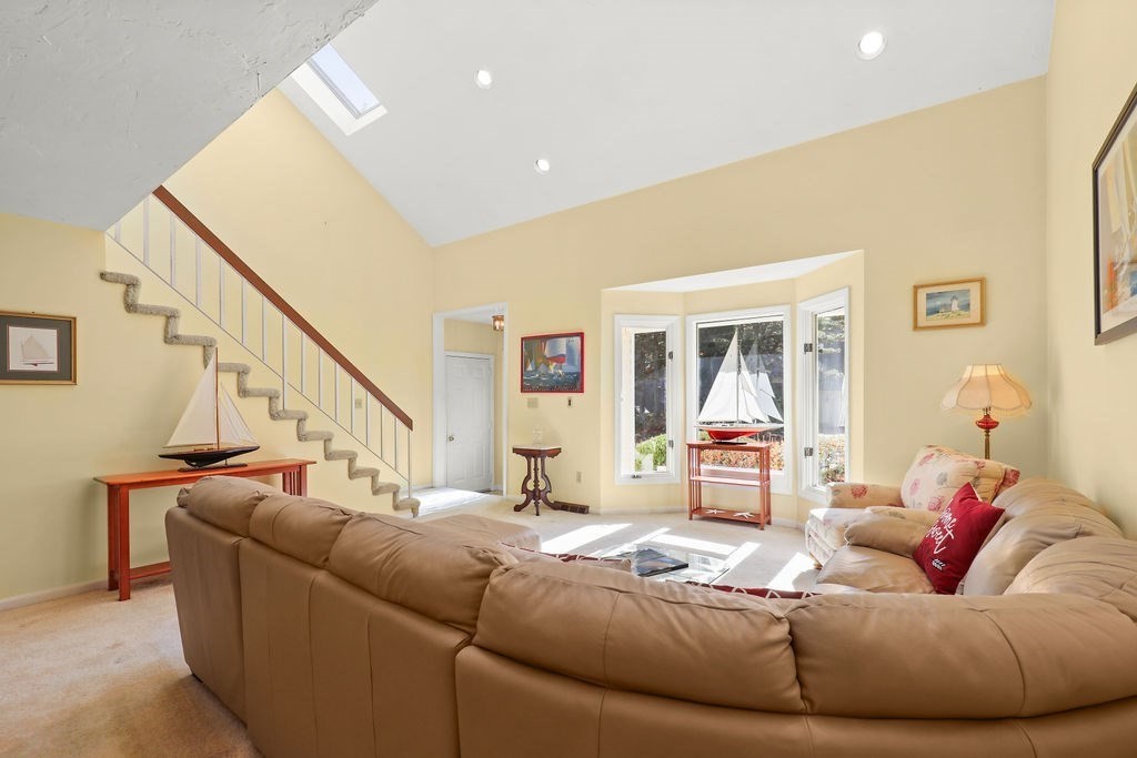 88 Pheasant Lane Property Photo 10