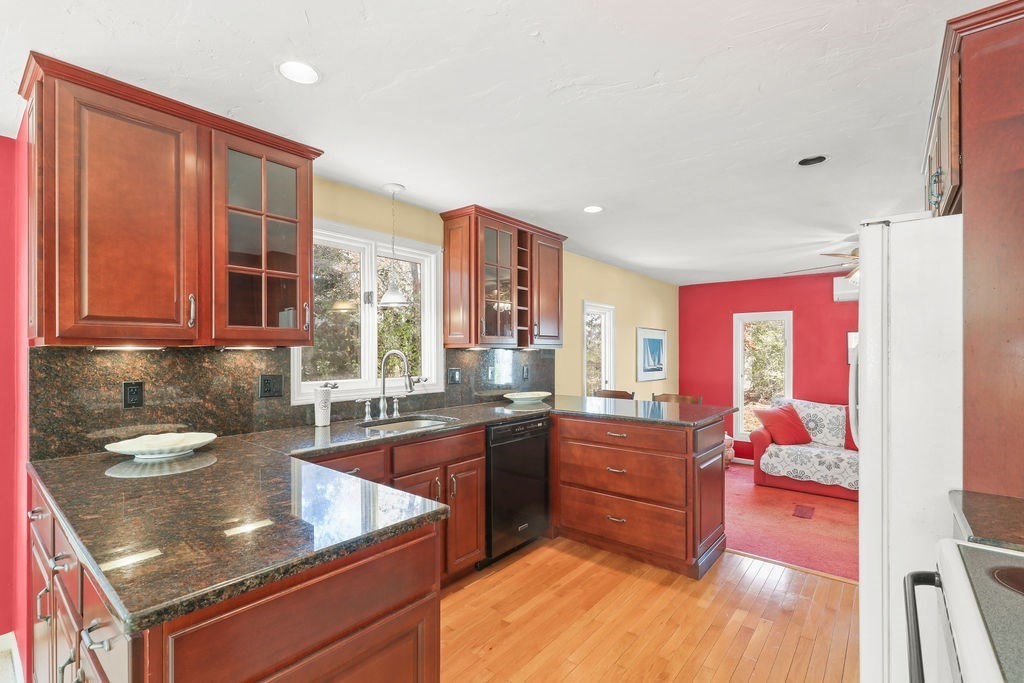 88 Pheasant Lane Property Photo 12