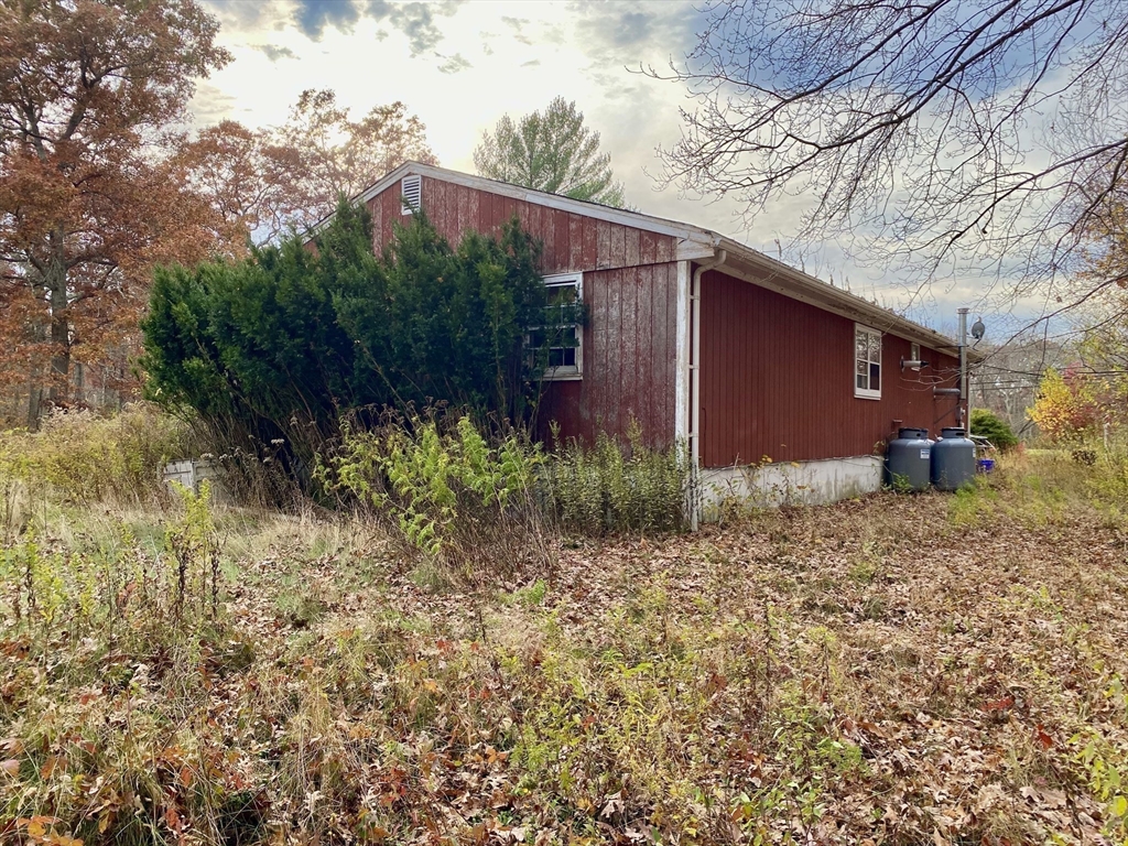 2375 Williams St Property Photo 6