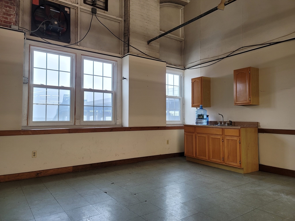 18 Pocasset St. # 403 Property Photo 11