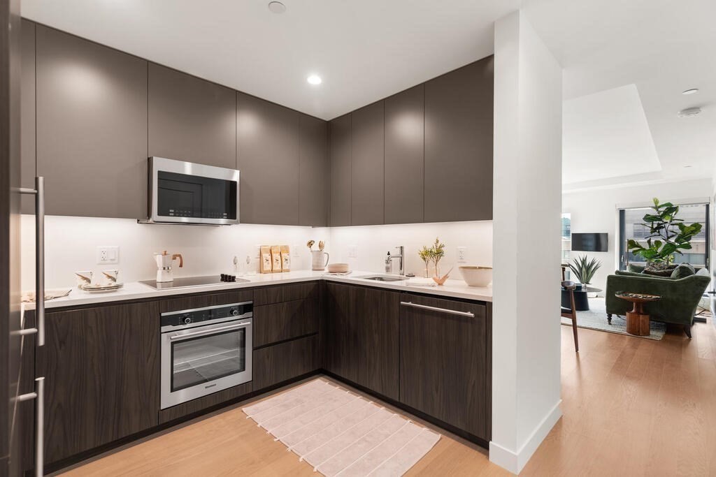 771 Beacon St. # 1010 Property Photo 3