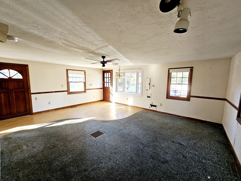 271 Plymouth Ave Property Photo 2