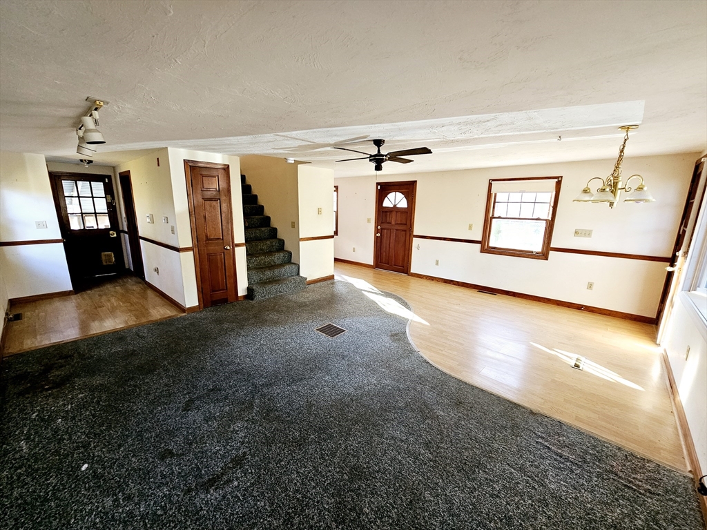 271 Plymouth Ave Property Photo 3