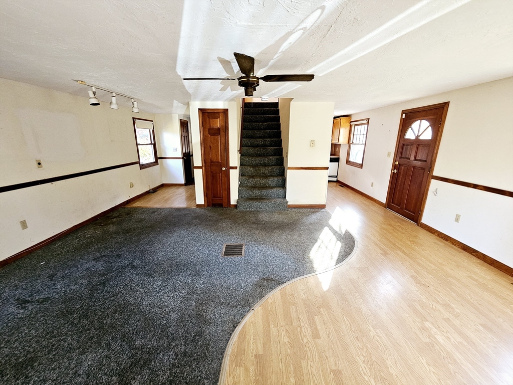 271 Plymouth Ave Property Photo 4