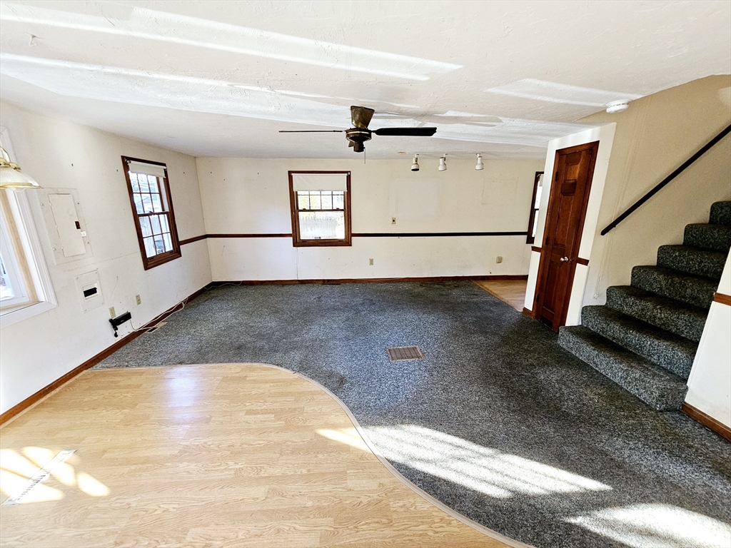 271 Plymouth Ave Property Photo 6